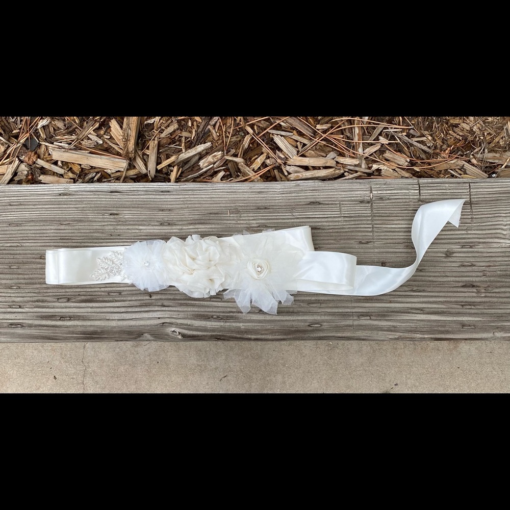 Wedding dress belt